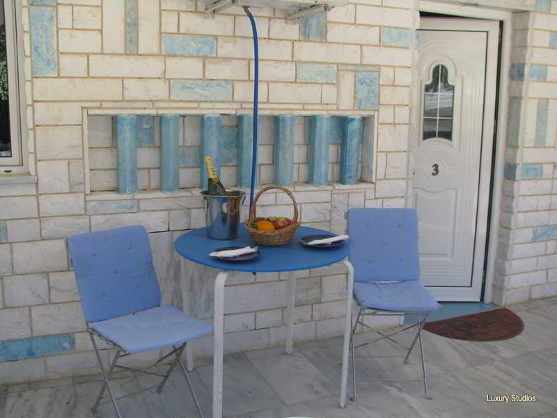 Paco'S Resort Gaios Exterior photo